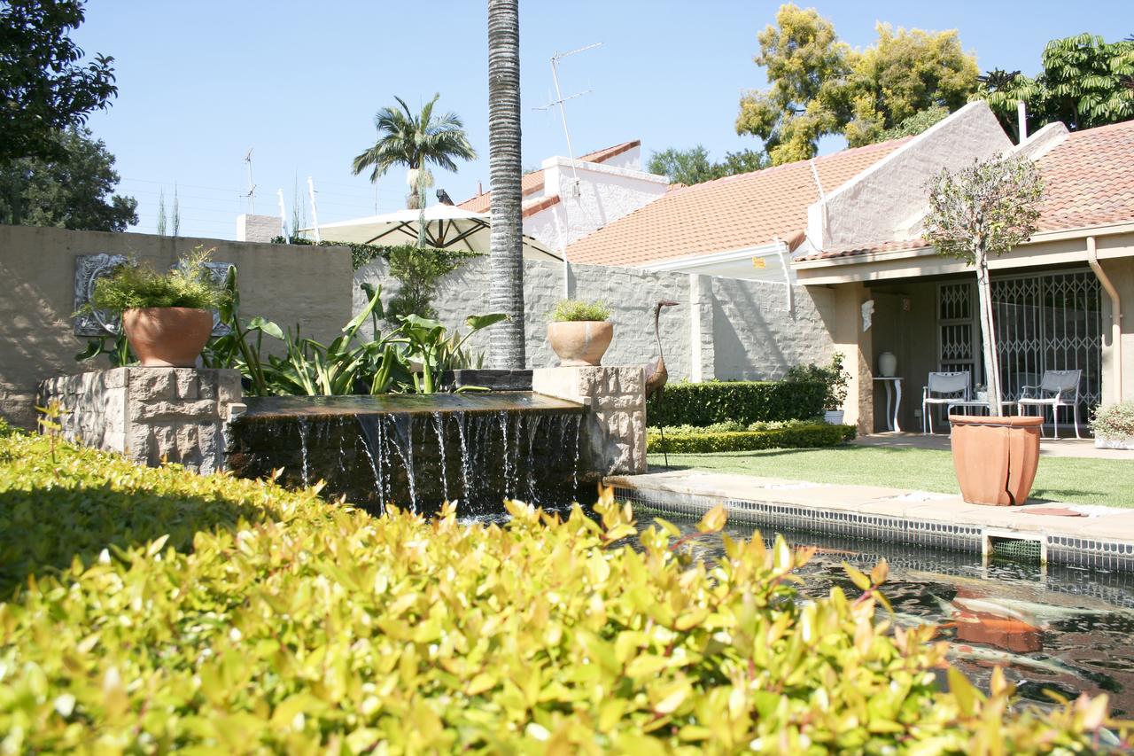 Tcs On Lynnwood Guesthouse Pretoria Exterior photo